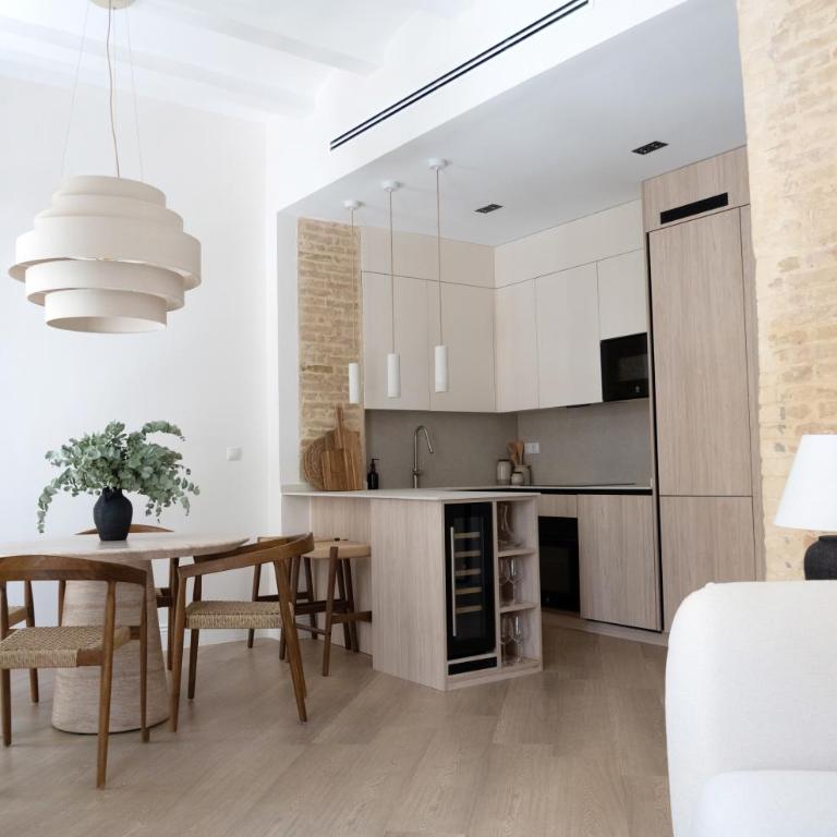 Valencia Boutique Stays - High End Apartment in Ruzafa for long stays - Two-Bedroom Apartment - 3