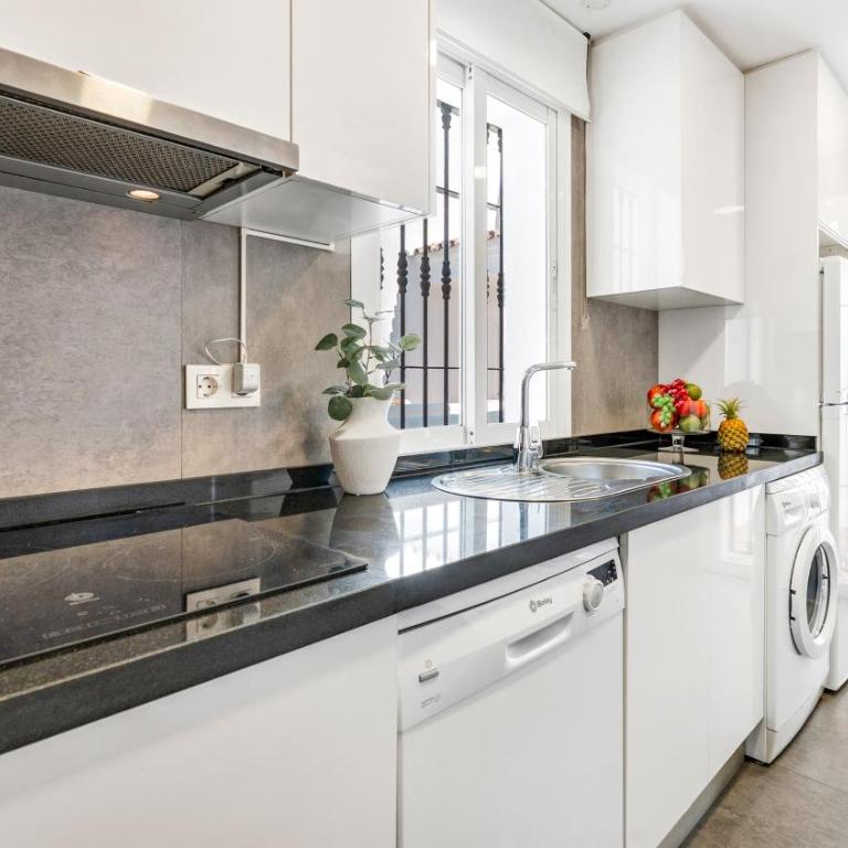 VACATION MARBELLA I Los Naranjos, Duplex Penthouse, Golf Lovers, Security, Swimming pool, Fastest WiFi with Rooftop and Terrace, Close to Puerto Banus - Three-Bedroom Apartment - 30