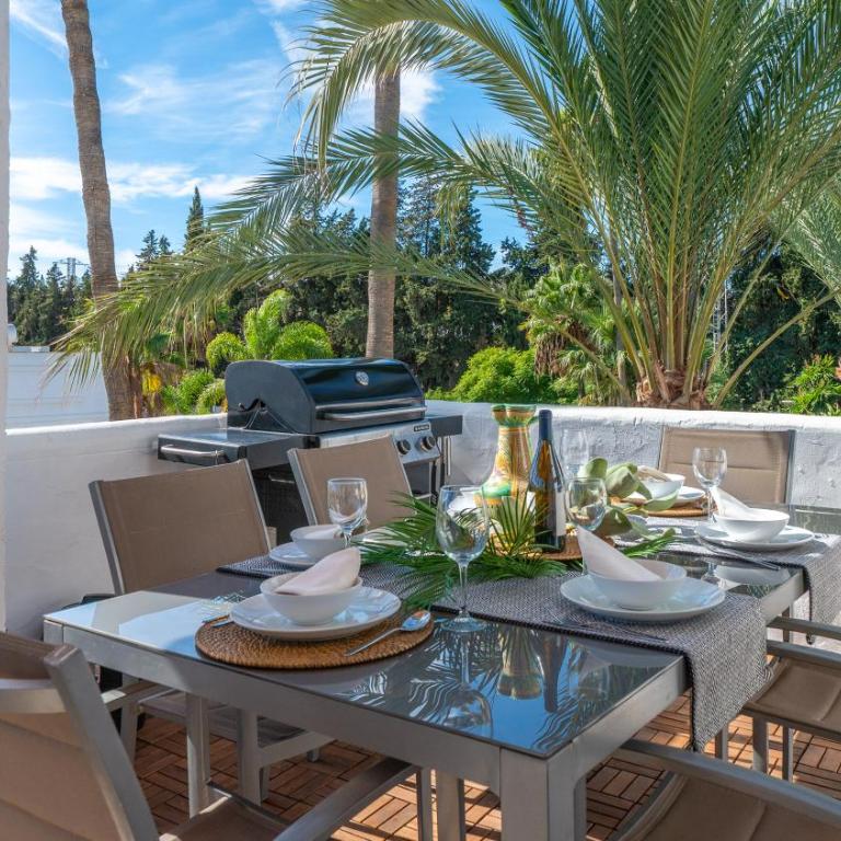 VACATION MARBELLA I Los Naranjos, Duplex Penthouse, Golf Lovers, Security, Swimming pool, Fastest WiFi with Rooftop and Terrace, Close to Puerto Banus - Three-Bedroom Apartment - 35