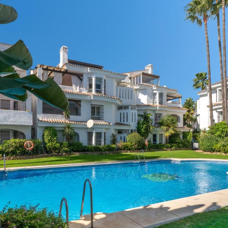 VACATION MARBELLA I Los Naranjos, Duplex Penthouse, Golf Lovers, Security, Swimming pool, Fastest WiFi with Rooftop and Terrace, Close to Puerto Banus - Three-Bedroom Apartment - 2