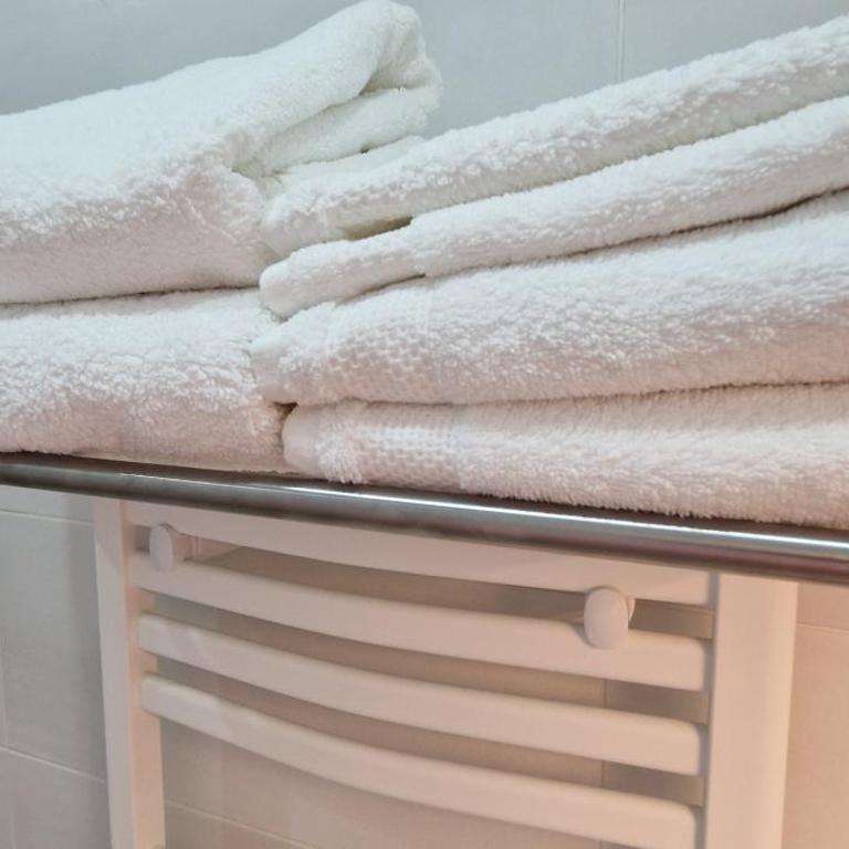 HG white - Small Double Room - 13