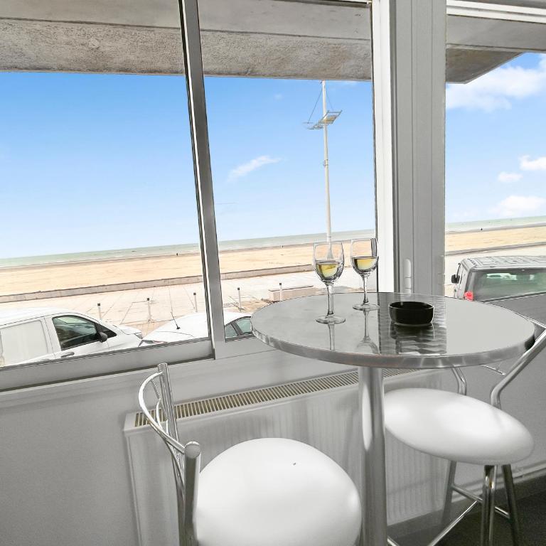 Escale marine à deux pas du sable, terrasse privée - One-Bedroom Apartment with Sea View - 7