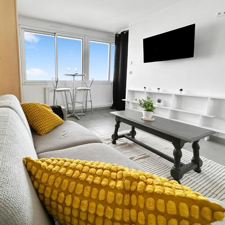 Escale marine à deux pas du sable, terrasse privée - One-Bedroom Apartment with Sea View - 4