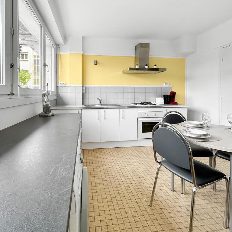 Escale marine à deux pas du sable, terrasse privée - One-Bedroom Apartment with Sea View - 10