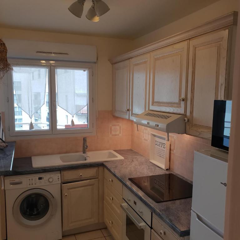 Appartement climatisé centre ville, proche plages Saint Raphaël et Fréjus avec ascenseur - Appartamento con 1 Camera da Letto - 8