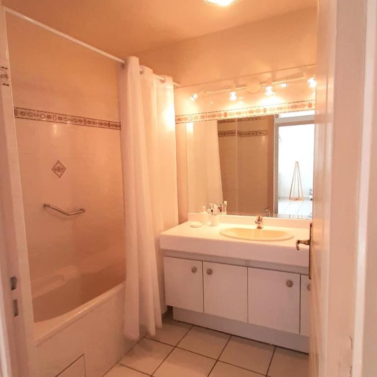 Appartement climatisé centre ville, proche plages Saint Raphaël et Fréjus avec ascenseur - Appartamento con 1 Camera da Letto - 23