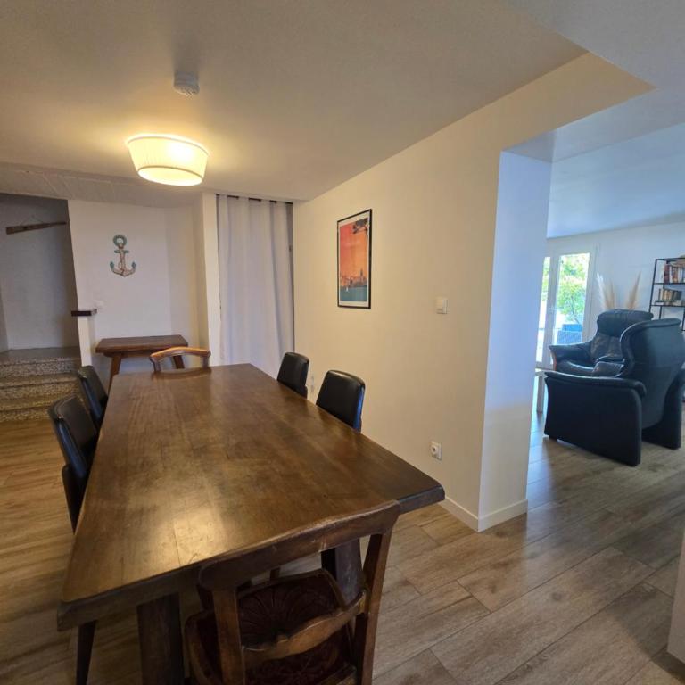 Magnifique villa familiale, 5 chambres, piscine & parking - Villa - 30