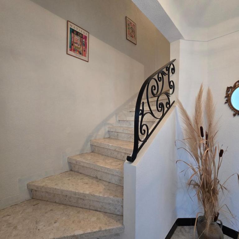 Magnifique villa familiale, 5 chambres, piscine & parking - Villa - 36