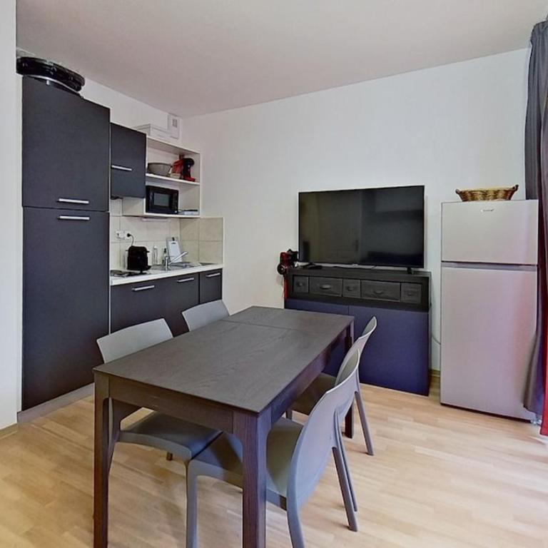 Studio super équipé RDC, piscine chauffée, départ skis aux pieds - Apartment mit 1 Schlafzimmer - 28