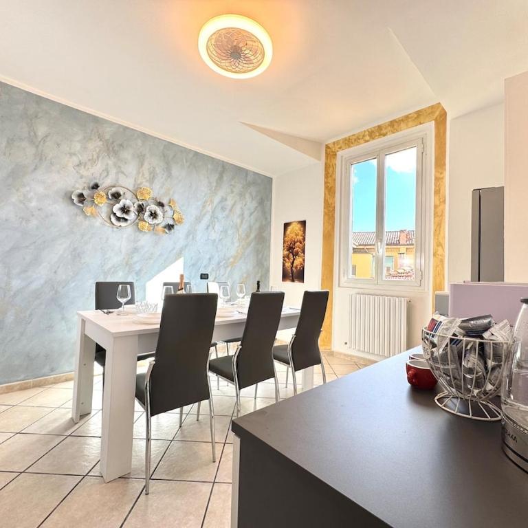 Evelyne HOME - centro storico a due passi - - Three-Bedroom Apartment - 26