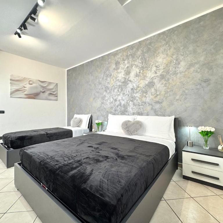Evelyne HOME - centro storico a due passi - - Three-Bedroom Apartment - 14