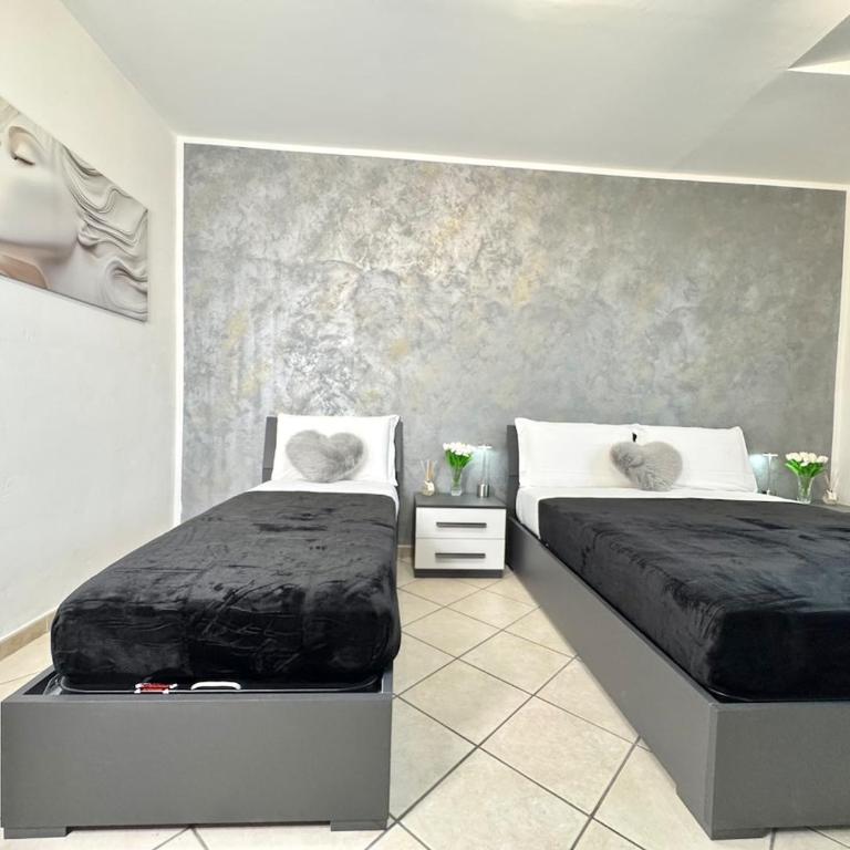 Evelyne HOME - centro storico a due passi - - Three-Bedroom Apartment - 16