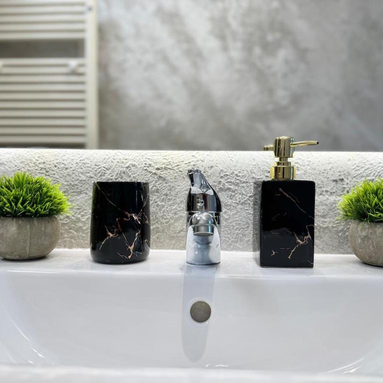 Evelyne HOME - centro storico a due passi - - Three-Bedroom Apartment - 45
