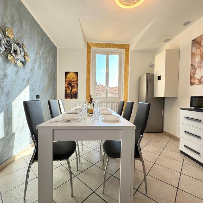 Evelyne HOME - centro storico a due passi - - Three-Bedroom Apartment - 30