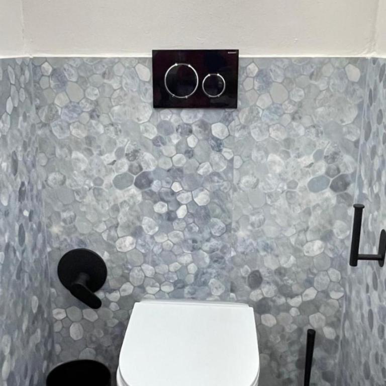 JOIVY Elegant Top-Floor Studio Apartment in Rapallo - Monolocale - 11