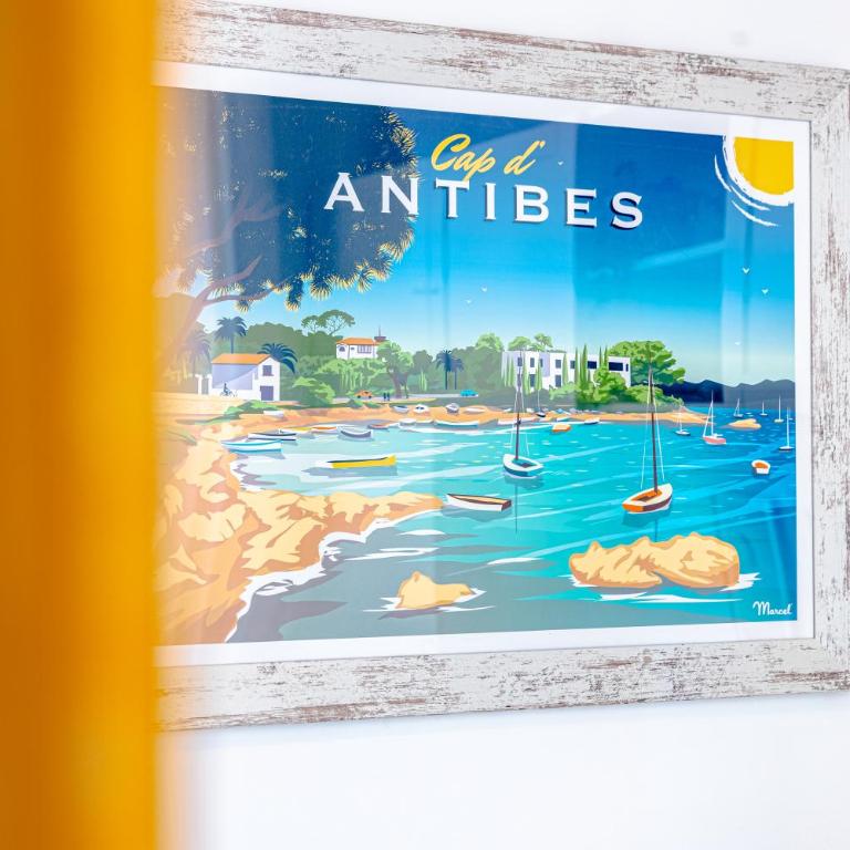 Newly Renovated Gem, Old Antibes - Appartement 2 Chambres - 14