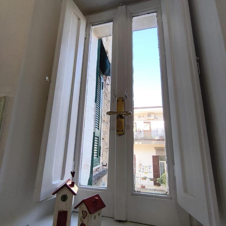Regina Partenope Home - Appartamento con 2 Camere da Letto e Balcone - 26