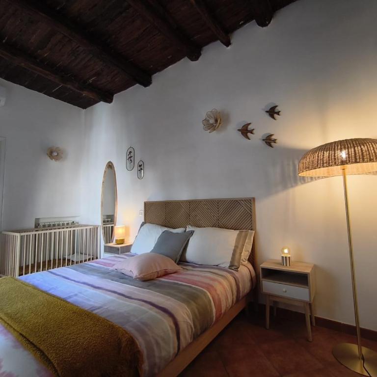 Regina Partenope Home - Appartamento con 2 Camere da Letto e Balcone - 13