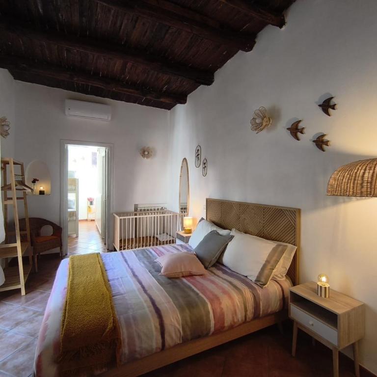 Regina Partenope Home - Appartamento con 2 Camere da Letto e Balcone - 2