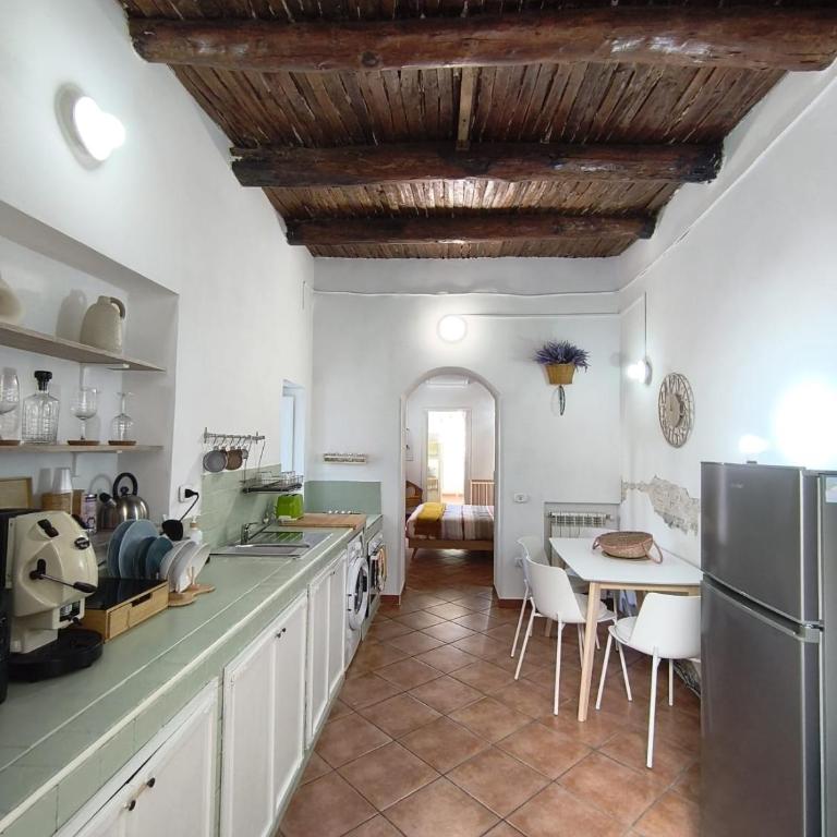 Regina Partenope Home - Appartamento con 2 Camere da Letto e Balcone - 25