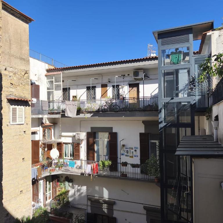 Regina Partenope Home - Appartamento con 2 Camere da Letto e Balcone - 22