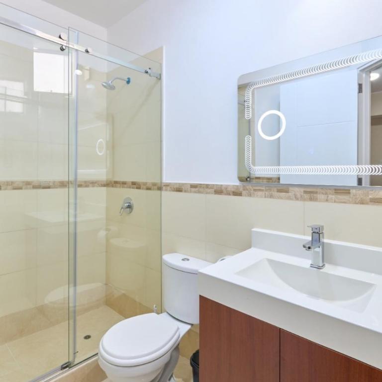 Apartamento moderno cerca del Parque Wallenberg - One-Bedroom Apartment - 17