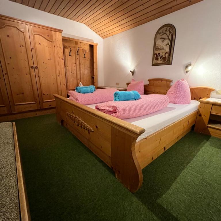 Pittlanderhof - Two-Bedroom Apartment 3 - 4