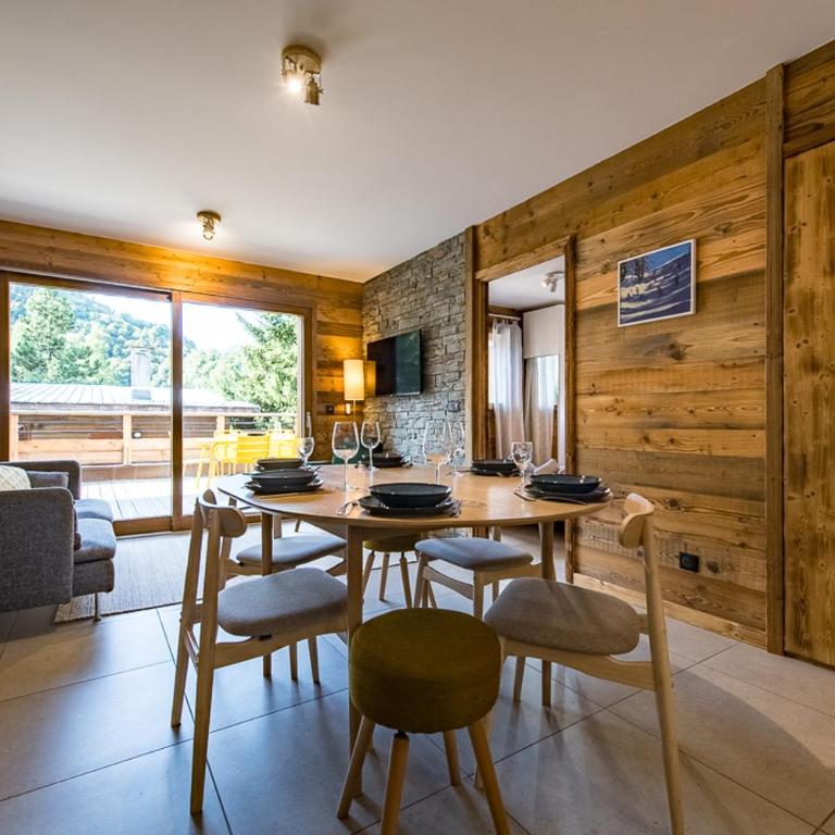 Appartement Haut de Gamme au cœur du village avec terrasse de 34m2 - 6 personnes - Appartement 3 Chambres Premium avec Balcon - 2