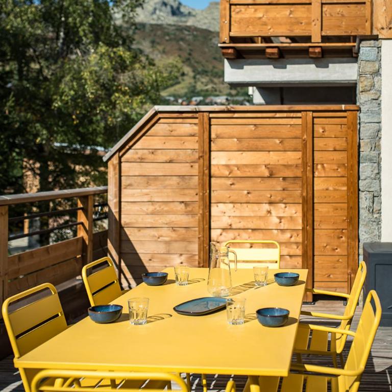 Appartement Haut de Gamme au cœur du village avec terrasse de 34m2 - 6 personnes - Appartement 3 Chambres Premium avec Balcon - 26