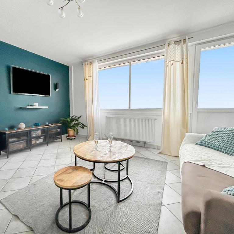 Vue panoramique sur la plage, grand T2 - One-Bedroom Apartment with Sea View - 8