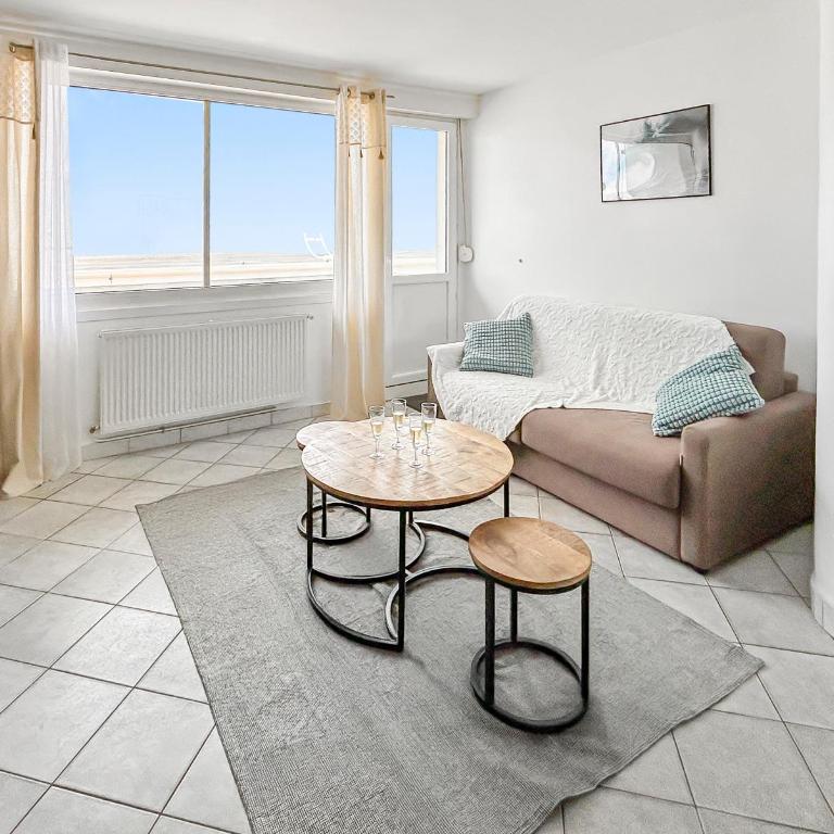 Vue panoramique sur la plage, grand T2 - One-Bedroom Apartment with Sea View - 1