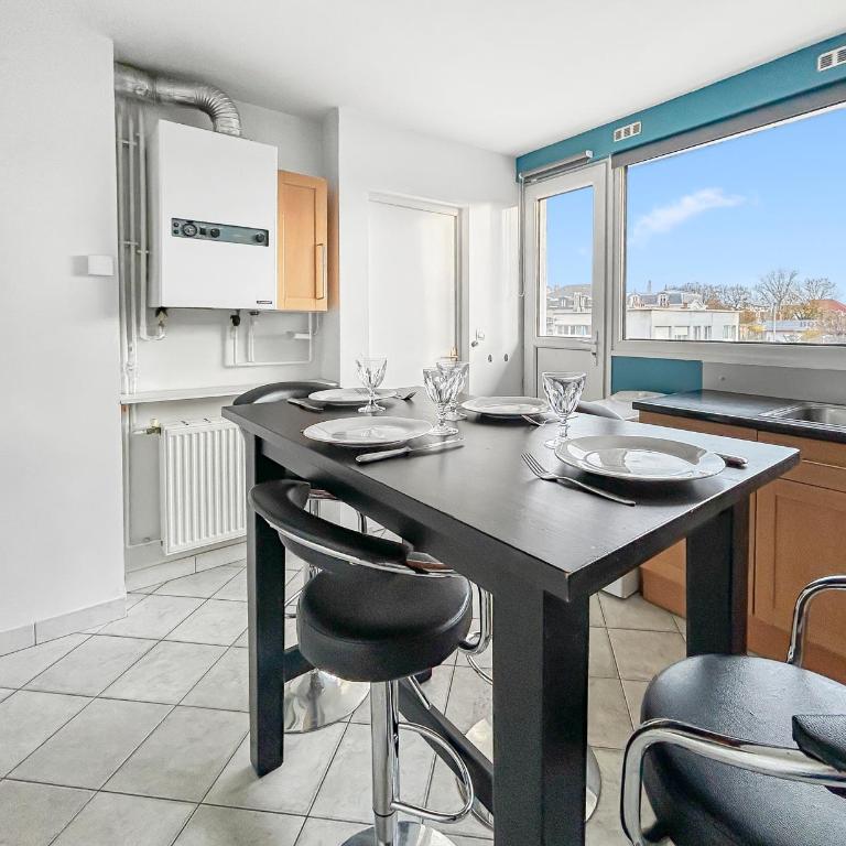 Vue panoramique sur la plage, grand T2 - One-Bedroom Apartment with Sea View - 11