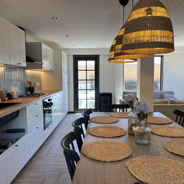 Casa en Laguna de Zapallar a pasos de la playa, recién remodelada - Three-Bedroom Home - 5