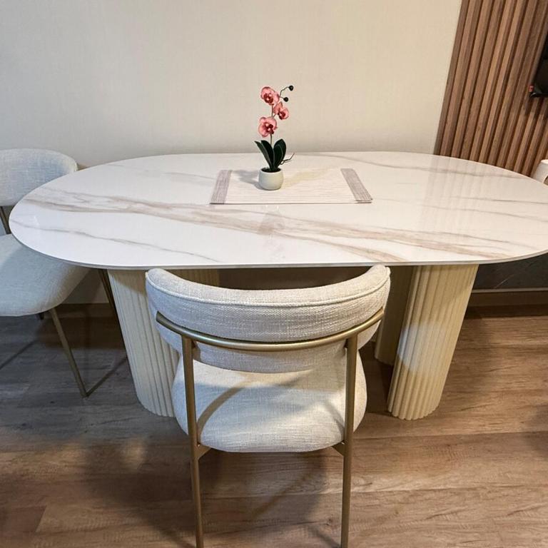 Apartment in Victoria - Three-Bedroom Apartment - 6
