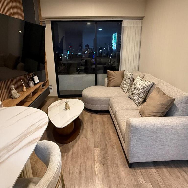 Apartment in Victoria - Three-Bedroom Apartment - 21