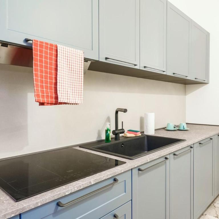 HOST4U - Tresanda Apartment in Brescia City Center - Two-Bedroom Apartment - 12