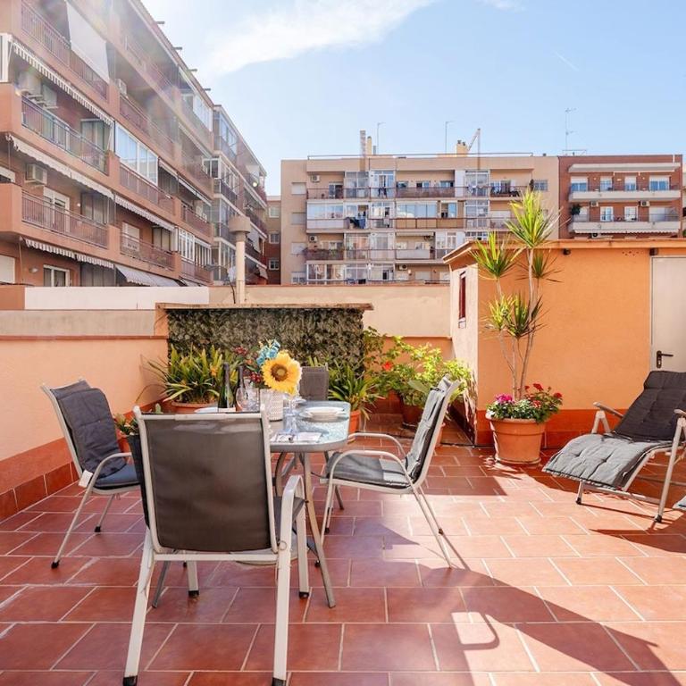 Magnífico apartamento en el centro - Three-Bedroom Apartment - 2