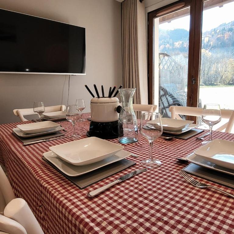 Cascades, 3 bedroom chalet with shared pool. - Maison 3 Chambres - 53