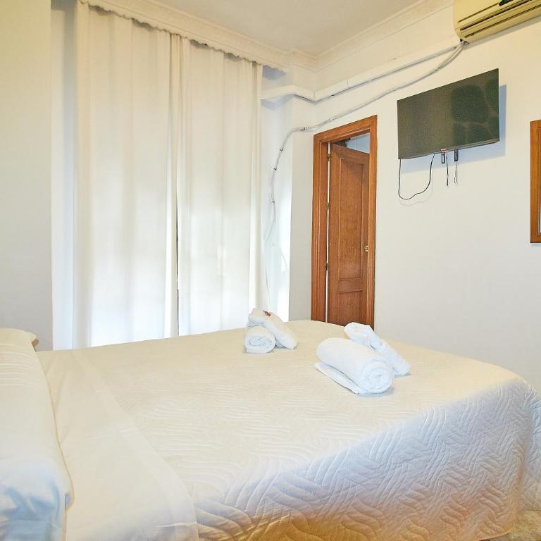 Hotel Virgen de los Reyes - Habitación con cama grande - 15