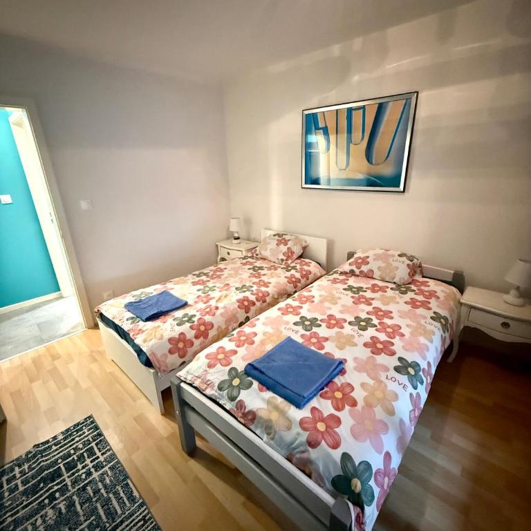 Petit Paradis 74 grand rue - Two-Bedroom Apartment - 11