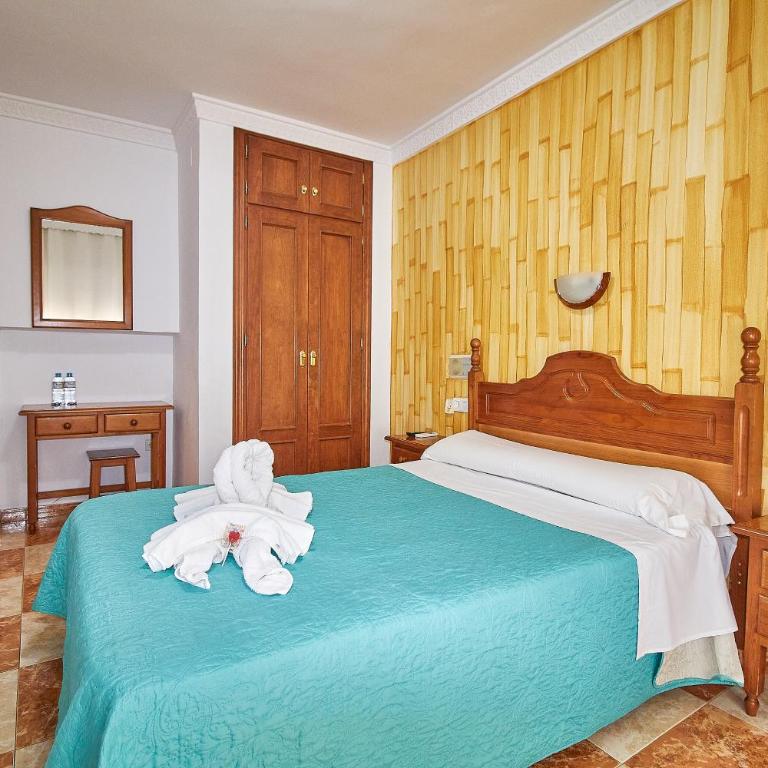 Hotel Virgen de los Reyes - Habitación con cama grande - 23