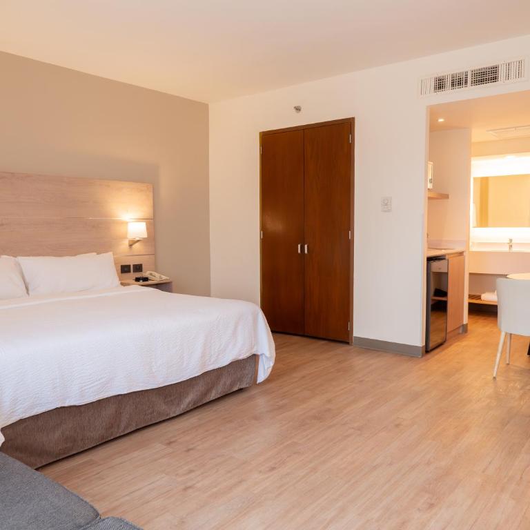 Holiday Inn Express - Monterrey - Tecnologico by IHG - King Suite - 3