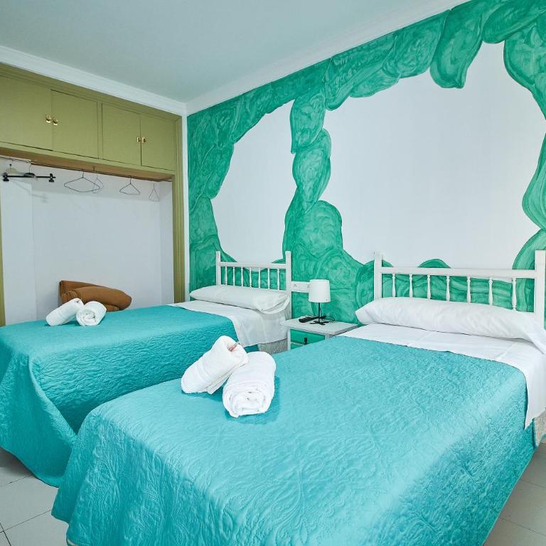 Hotel Virgen de los Reyes - Habitación Doble - 2 camas - 3