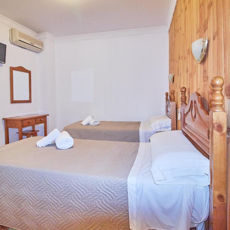 Hotel Virgen de los Reyes - Habitación Doble - 2 camas - 7