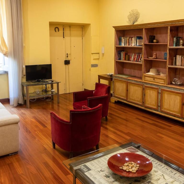 Urbana Love - Rione Monti - Appartamento con 2 Camere da Letto - 2