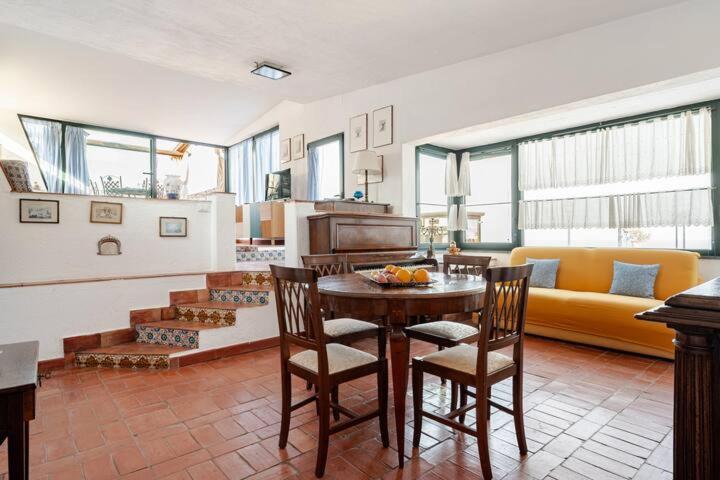 DIMORA DISIU - Jacuzzi & Sea View - 4 minuti a piedi dal centro - Three-Bedroom House - 7