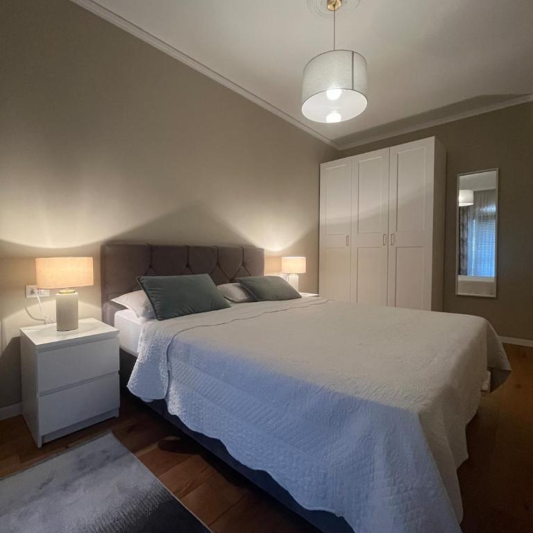 Home V Trieste - Appartamento con 2 Camere da Letto, Balcone e Terrazza - 15