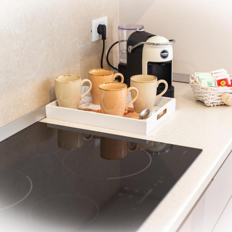 Home V Trieste - Appartamento con 2 Camere da Letto, Balcone e Terrazza - 11