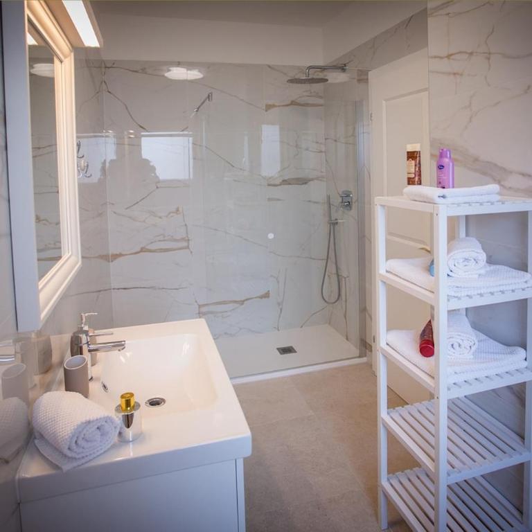 Home V Trieste - Appartamento con 2 Camere da Letto, Balcone e Terrazza - 22