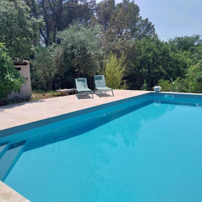 Idéale pour couple - Maison en Provence avec piscine et grand terrain - Maison 1 Chambre - 2